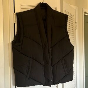 Womens oversized puffer vest M